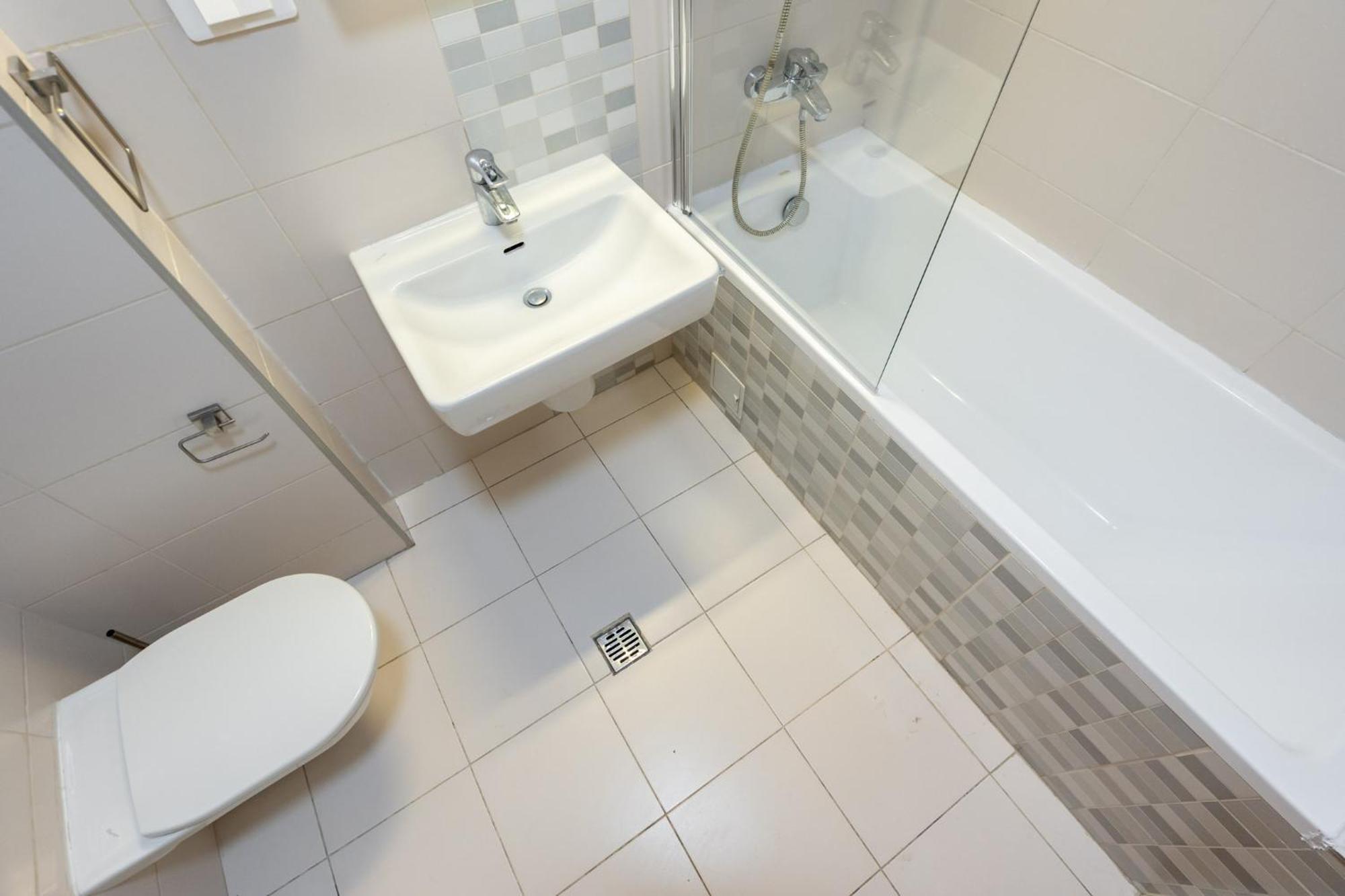 Lazynest - Modern Apartment With Parking & Balcony Bukarest Exteriör bild
