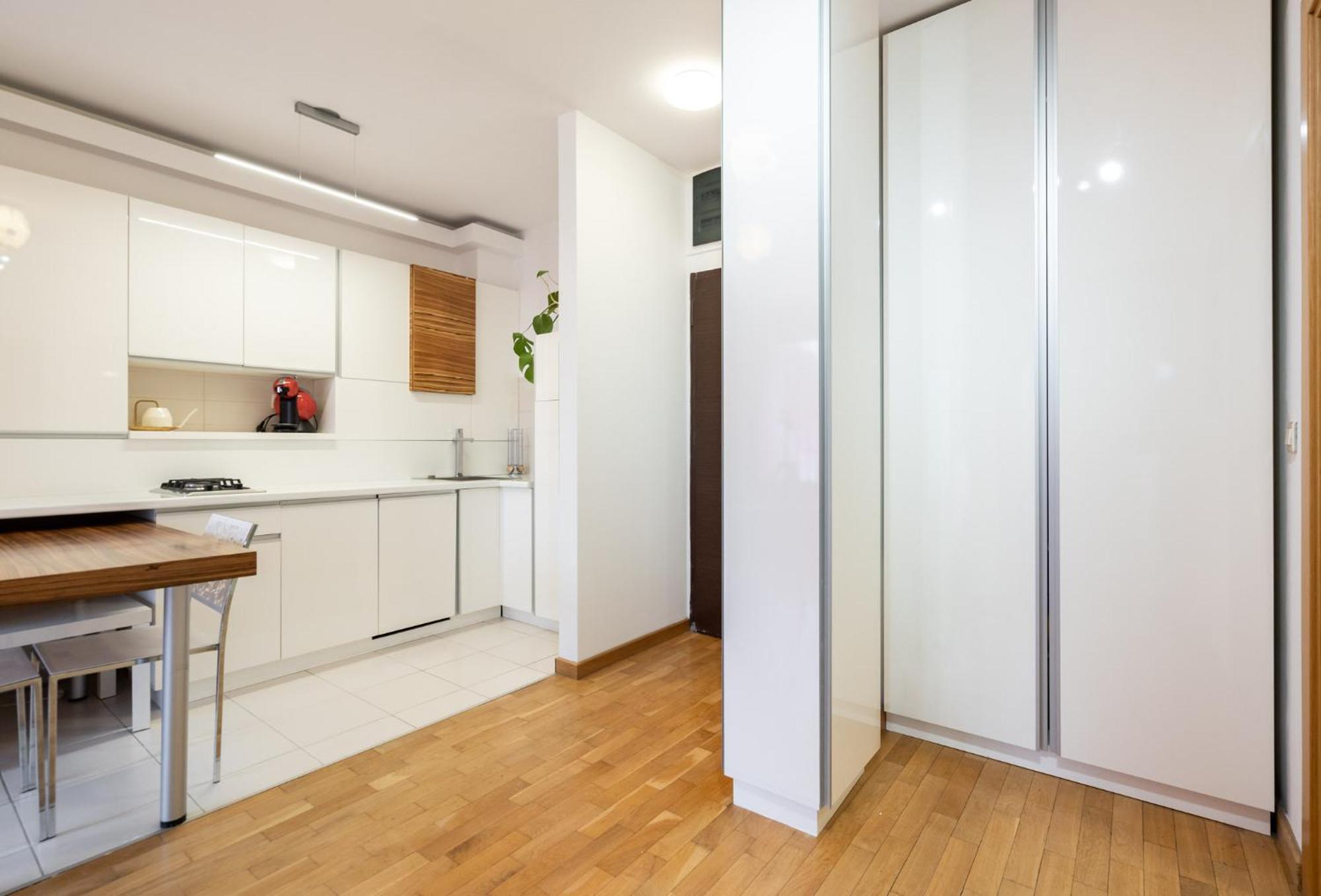 Lazynest - Modern Apartment With Parking & Balcony Bukarest Exteriör bild