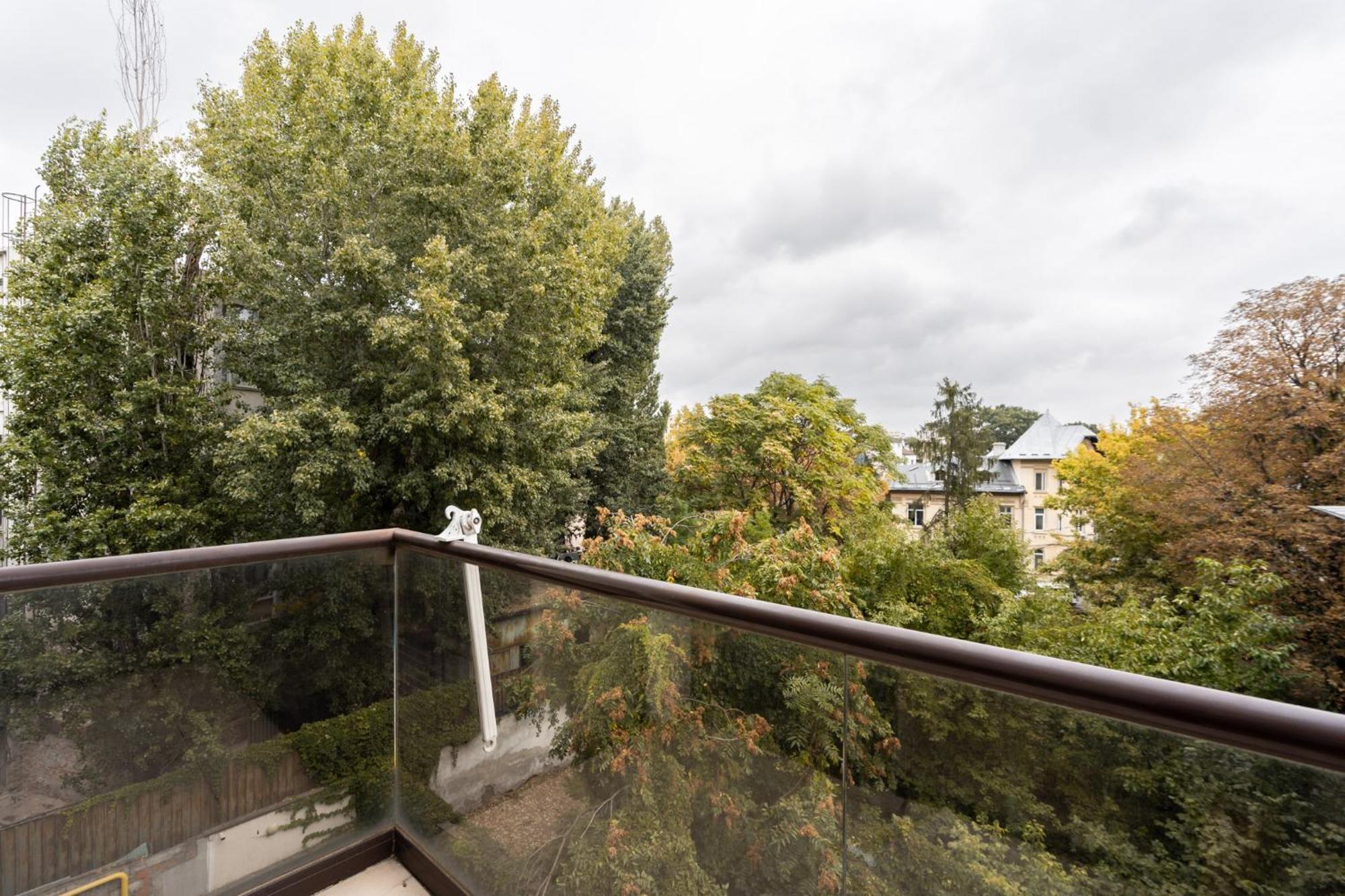 Lazynest - Modern Apartment With Parking & Balcony Bukarest Exteriör bild